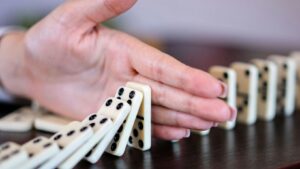 How to Play Dominoes: A Beginner’s Guide to the Classic Game