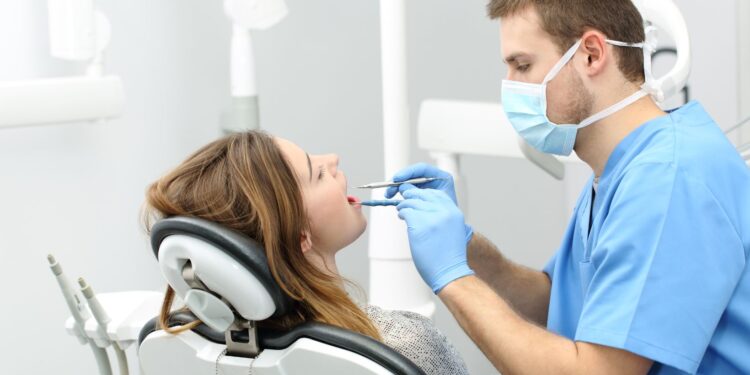 Implant Dentist vs General Dentist: Why Experience Matters for Dental Implants — Choosing the Right Provider for Long-Term Success